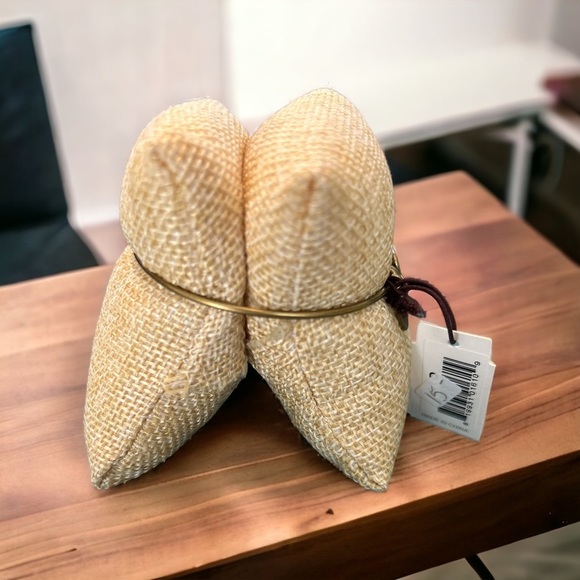 Super cute “GiGi” gold adjustable bangle bracelet❎ - Picture 5 of 5